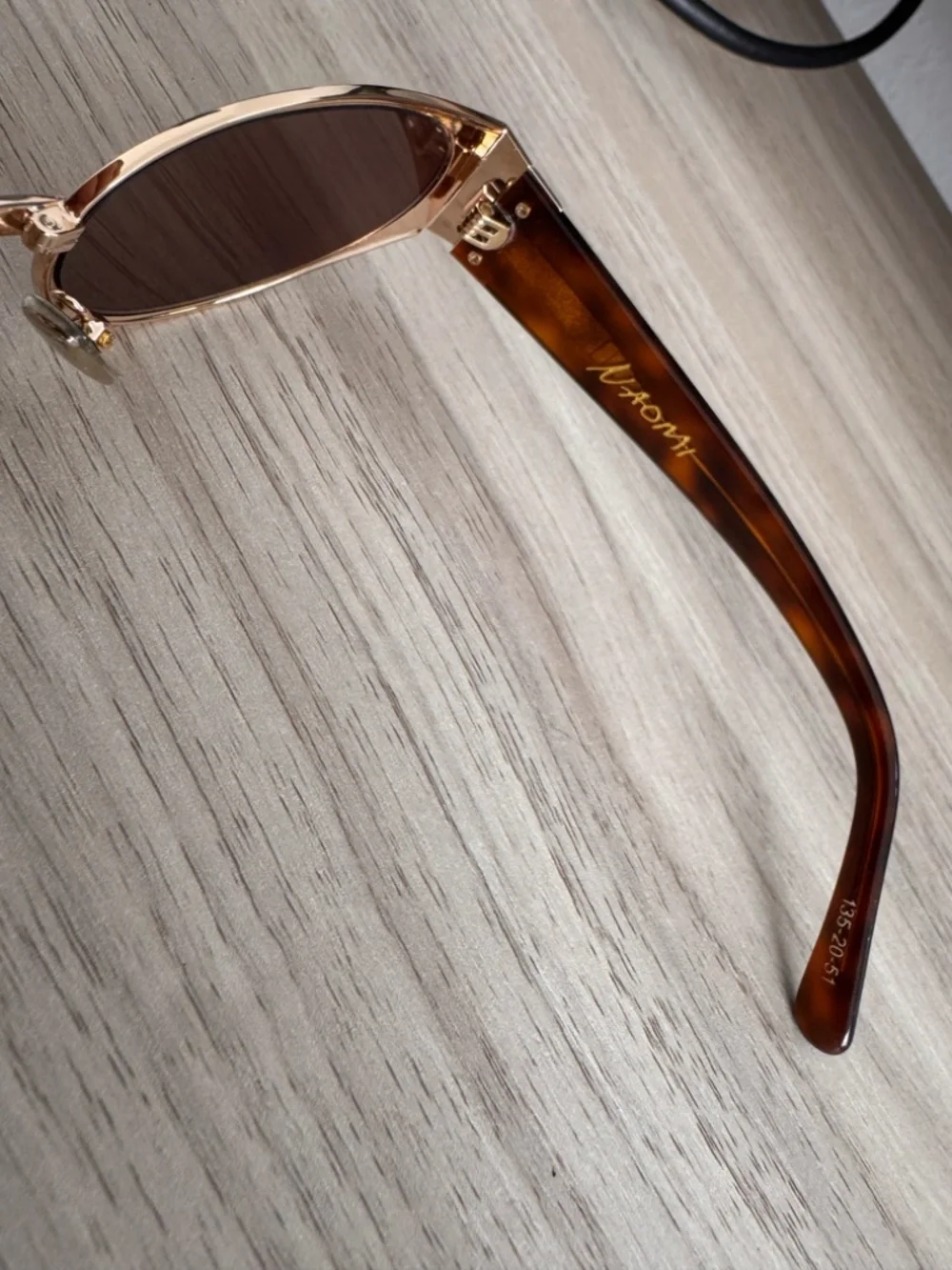 Dezi - NAOMI Sunglasses